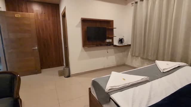 Hotel Mangalam - Tap to explore photos