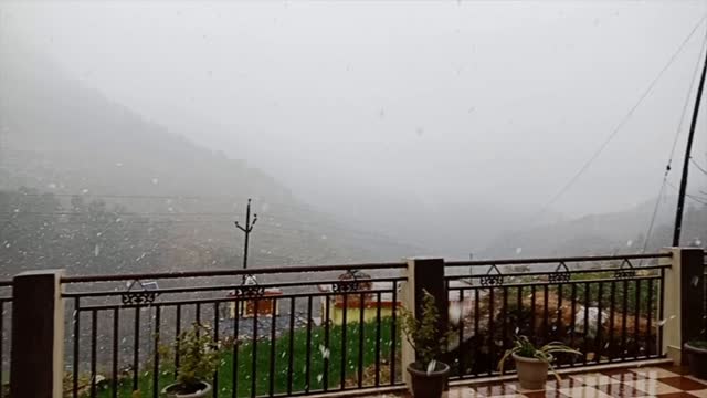 Akash Home Stay - Tap to explore photos