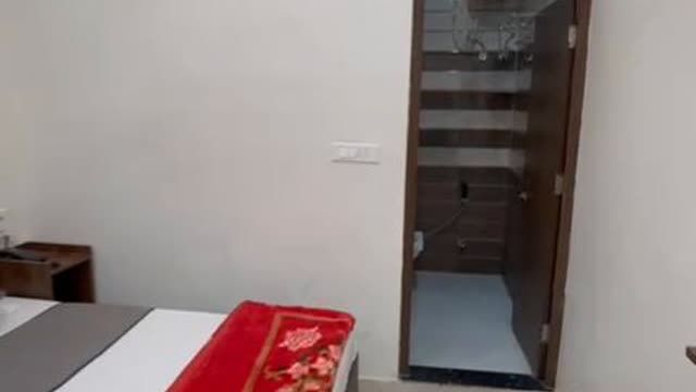 Shri Bankey Bihari Guest House - Tap to explore photos
