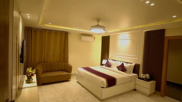 Hotel Balaji Palace Kashi - Tap to explore photos