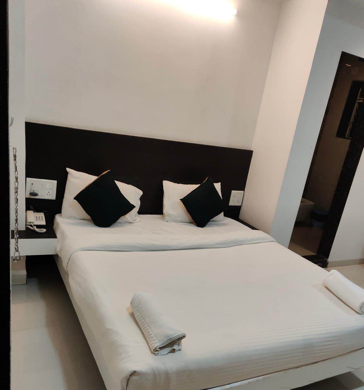 Room IMAGE by undefined