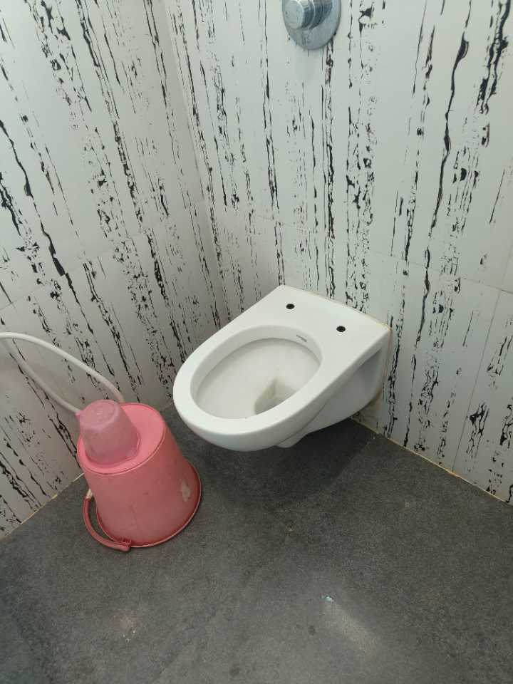 Washroom IMAGE by palwl7z++r3xz9d8ns6ydg== td1unneu5kcbaq2u6yzp4q==