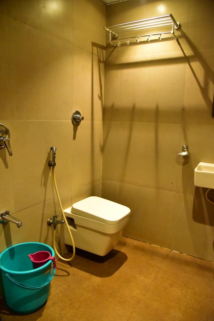 Hotel Embassy Suites - Traveller Photo