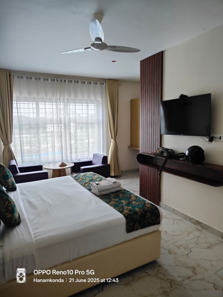 HOTEL MERIDIAN BLUE - Traveller Photo