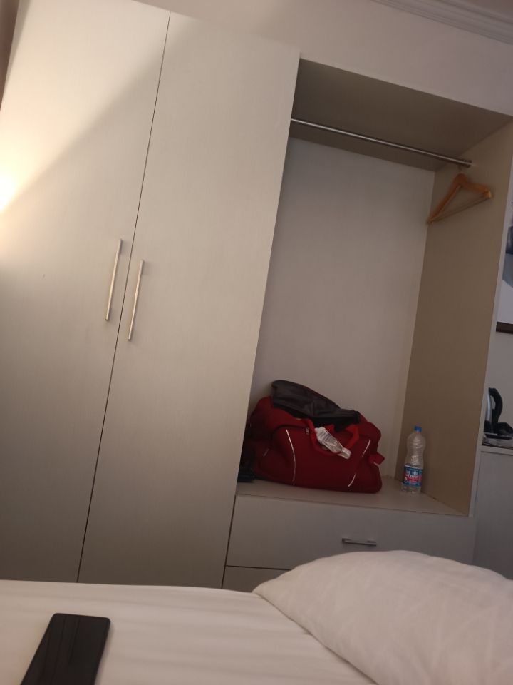 The Layover Hotel - 2 Minutes from the Airport - Traveller Photo