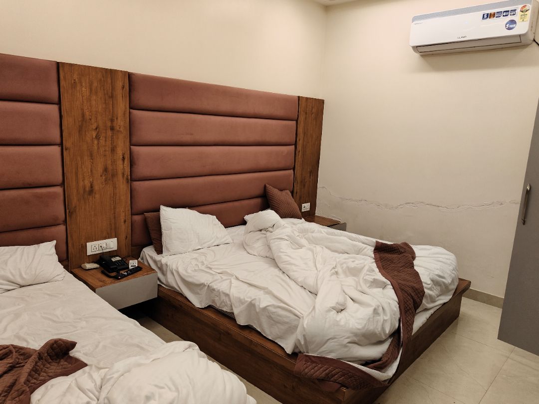 Super Townhouse Govardhan - Traveller Photo