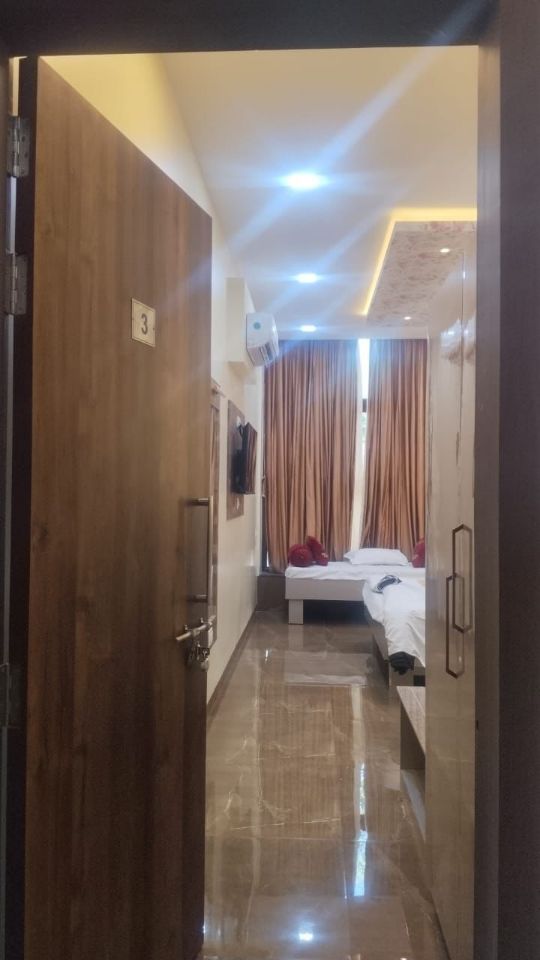 VL Patil Stays & Banquets - Traveller Photo