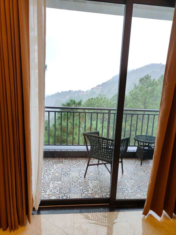 Alaya Stays Serene Woods Hotel Near Mall Road - Traveller Photo